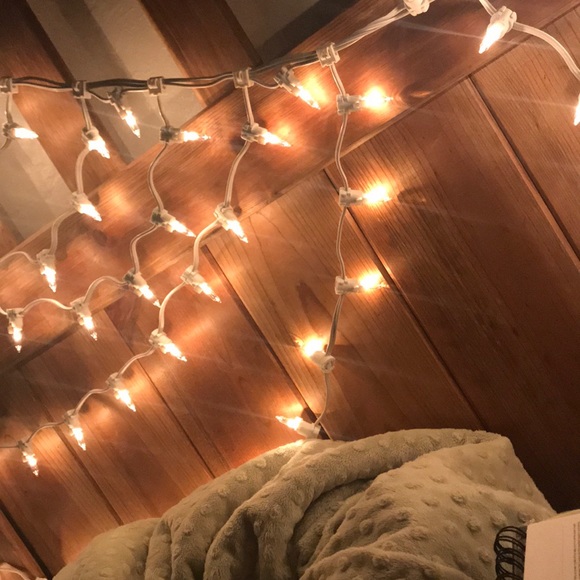 IN SEARCH OF AMERICAN EAGLE MOM JEANS - Picture 1 of 1